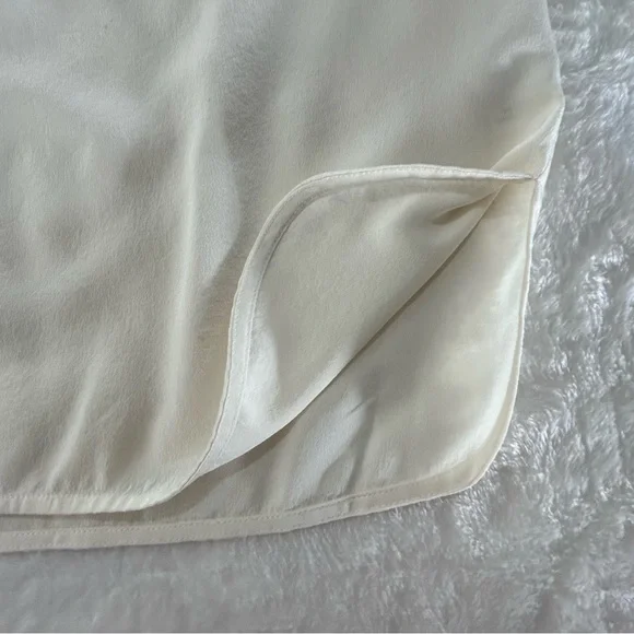 Vince Ivory Sleeveless V-Neck Luxurious 100% Silk Blouse Size S - Picture 5 of 12